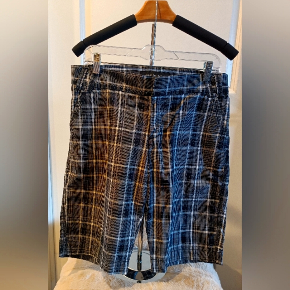 Calvin Klein Women's Shorts Size 8